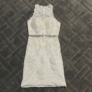 Elegant White Lace Sleeveless Dress